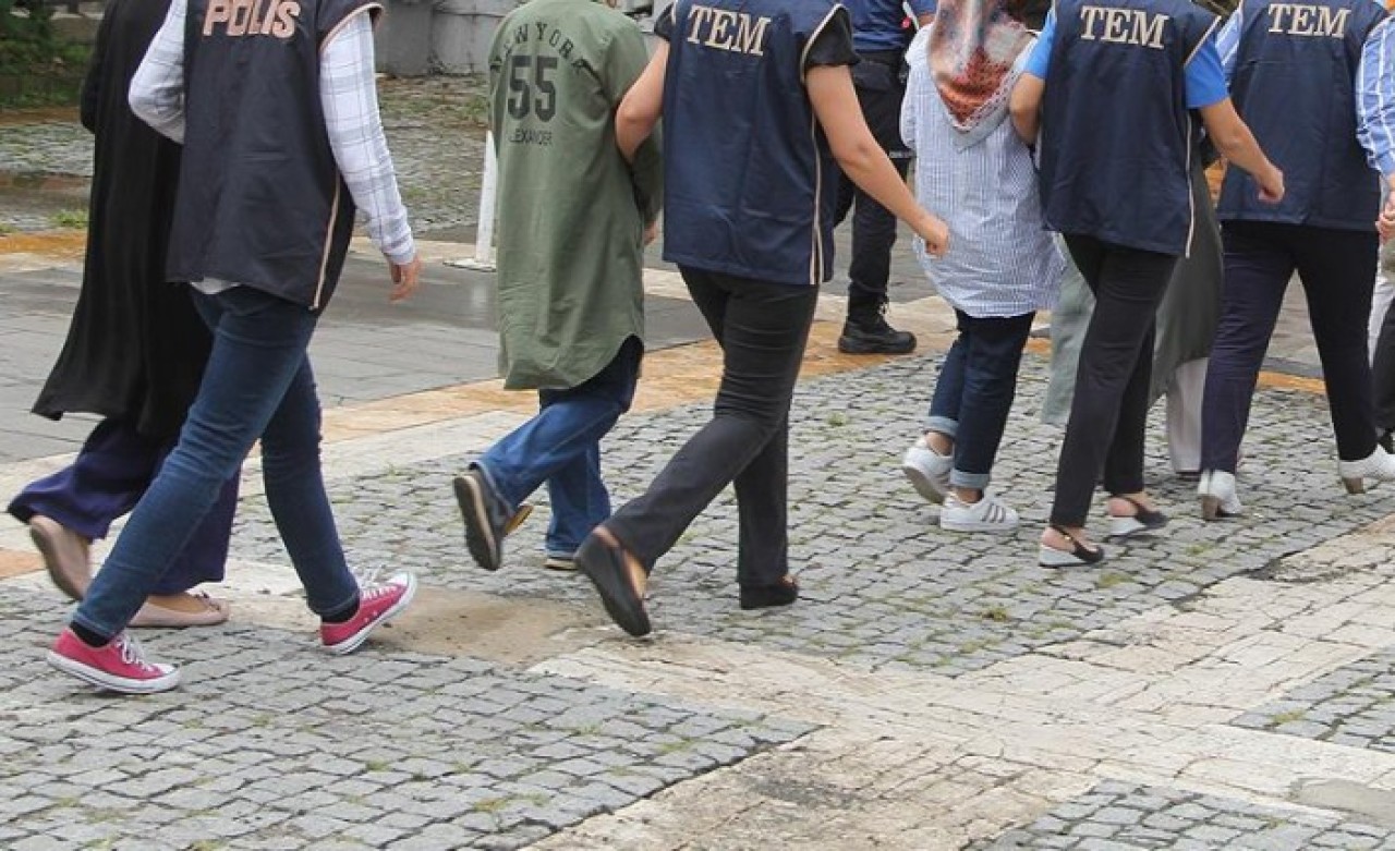 FETÖ'nün kadın yapılanmasına operasyon: 7 gözaltı