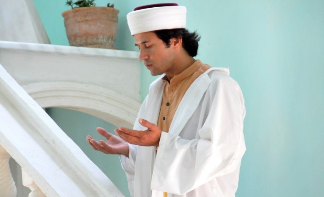 Fransa'dan şok karar: İmamlar,  2024 yılı itibarıyla ülkeye gelemeyecek!