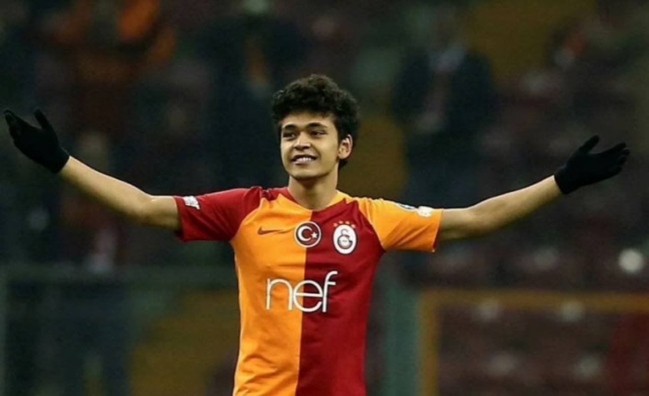 Galatasaray 17 yaşındaki yıldız adayına cezayı kesti: Kadro dışı bırakıldı!