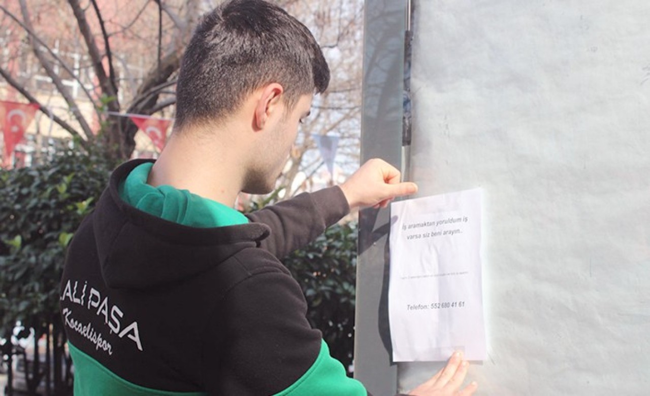 İşsiz Gençten Şaşırtan İlan: İş Varsa Siz Beni Arayın,  Yoruldum