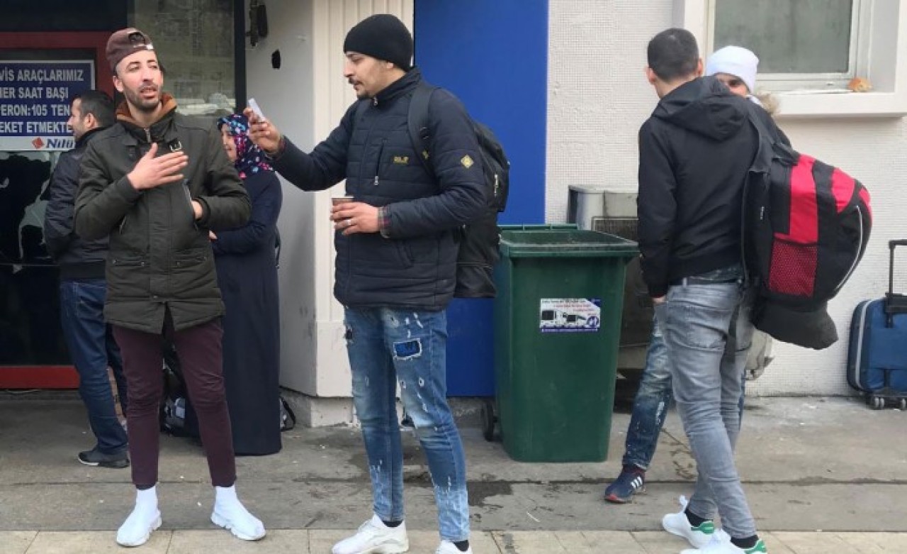 İstanbul'da göçmenler otogara akın etti