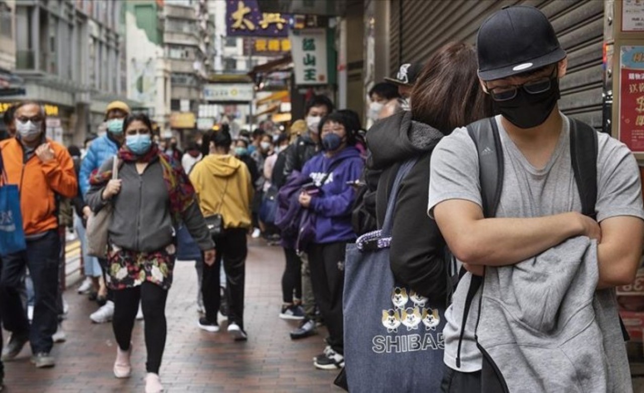 Koronavirüs ve ekonomik sıkıntılarla çalkalanan Hong Kong’da çözüm için vatandaşlara para dağıtılacak!