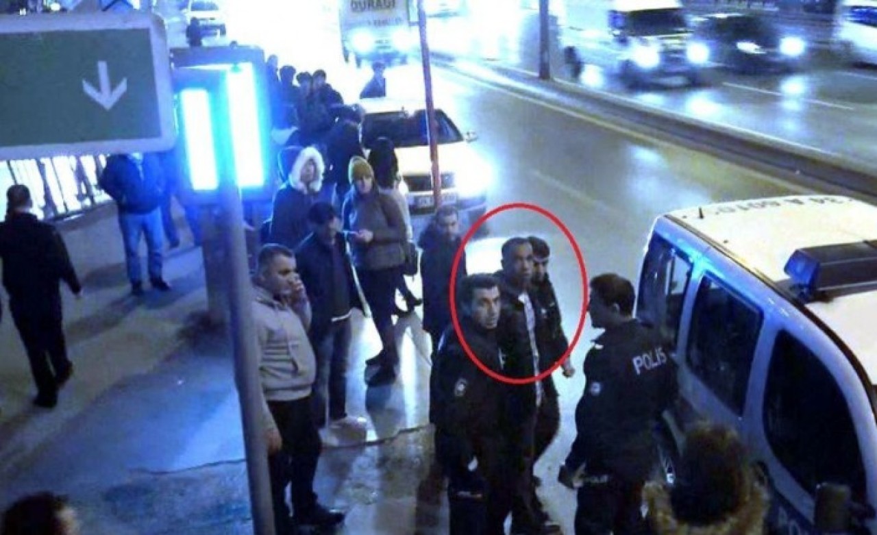 Metrobüste 11 Yaşındaki Kızı Taciz Ettiği Öne Sürülen Faslı Şüpheli Yakalandı