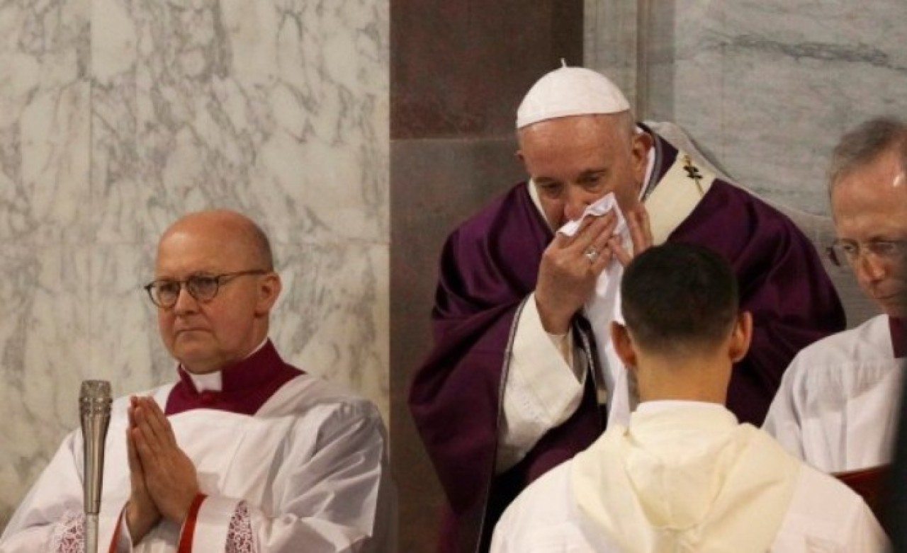 Papa,  koronavirüse mi yakalandı?