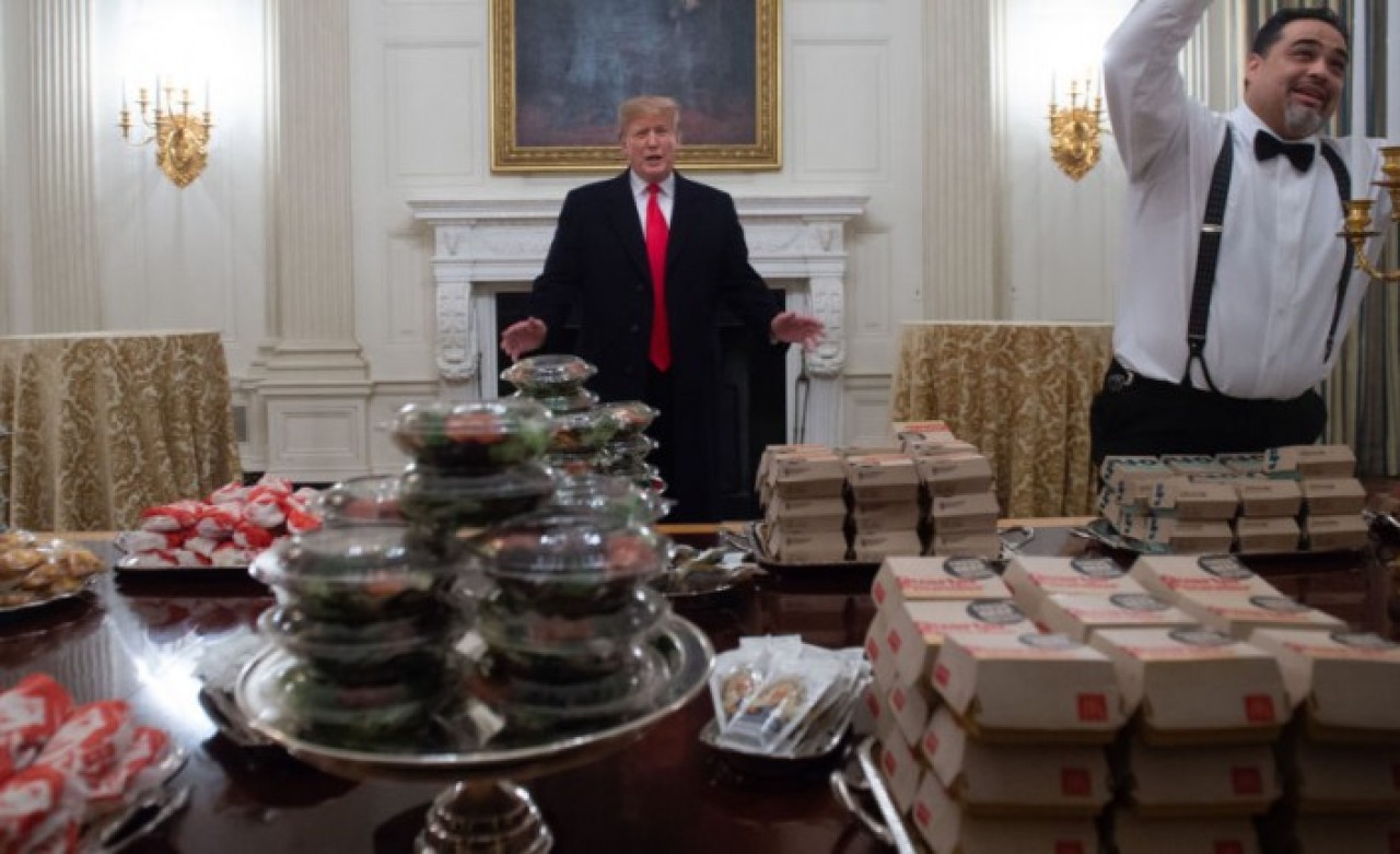 Trump'ın eski doktoru itiraf etti: 'Yemeklerine karıştırıyorduk'