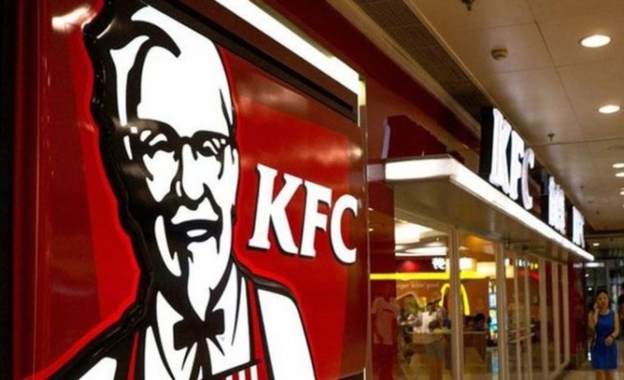 Ünlü fast food zinciri KFC’den fişleri peçeteye dönüştüren yenilik!