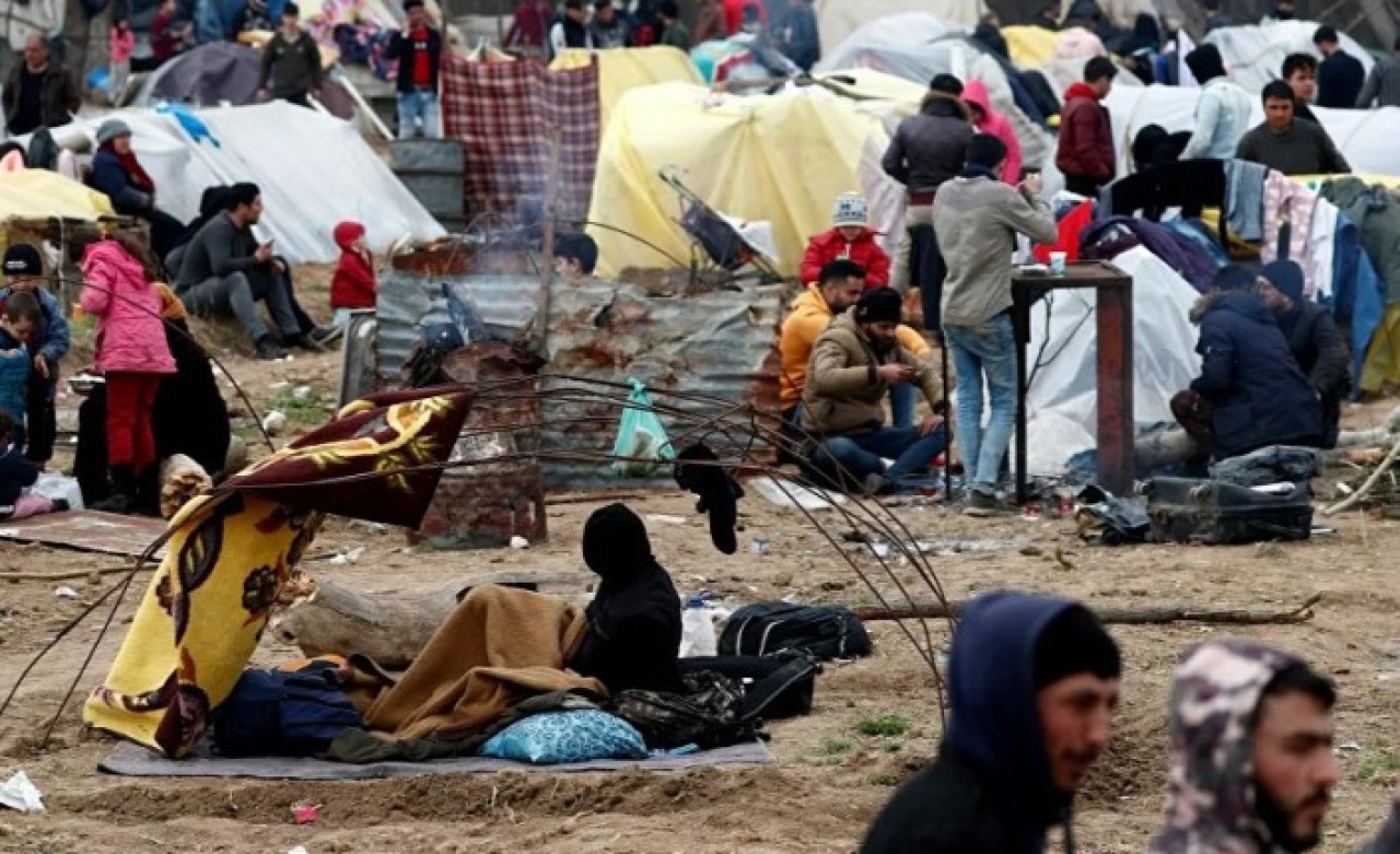 AB: 'Sınıra mülteci akını durmadığı sürece Türkiye'ye yardım etmeyiz'