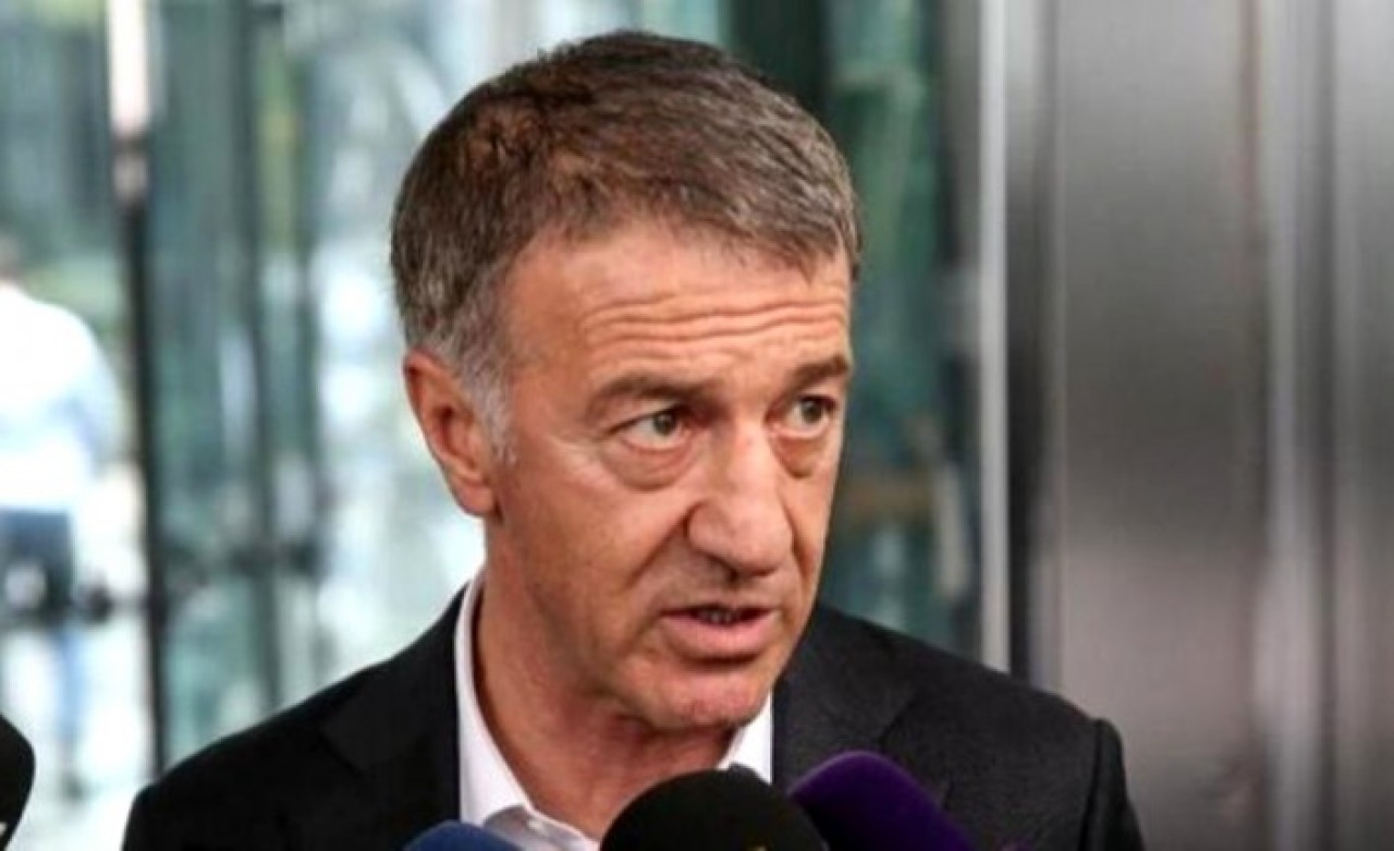 Ahmet Ağaoğlu'na saldırdılar