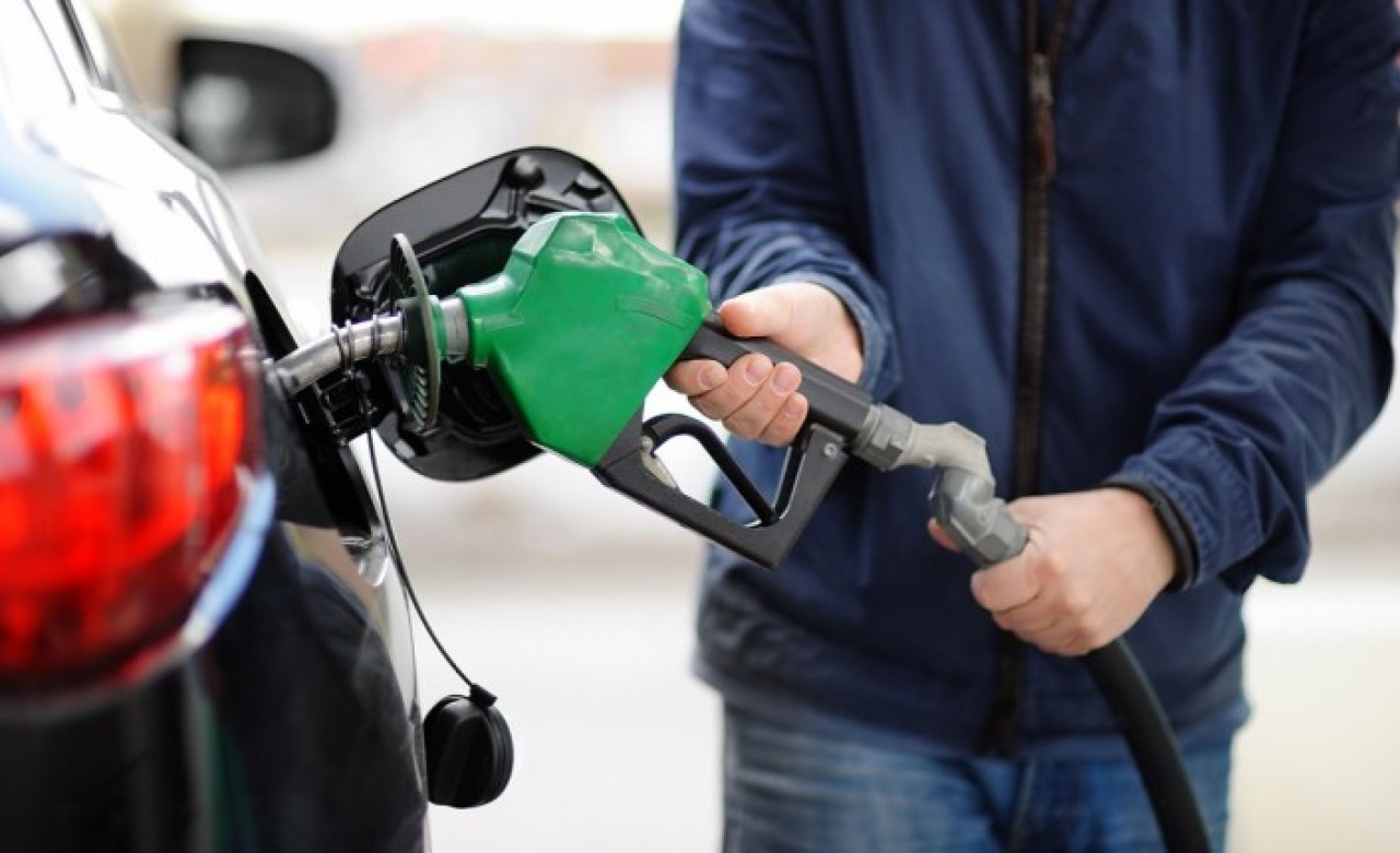 Benzinde ikinci büyük indirim