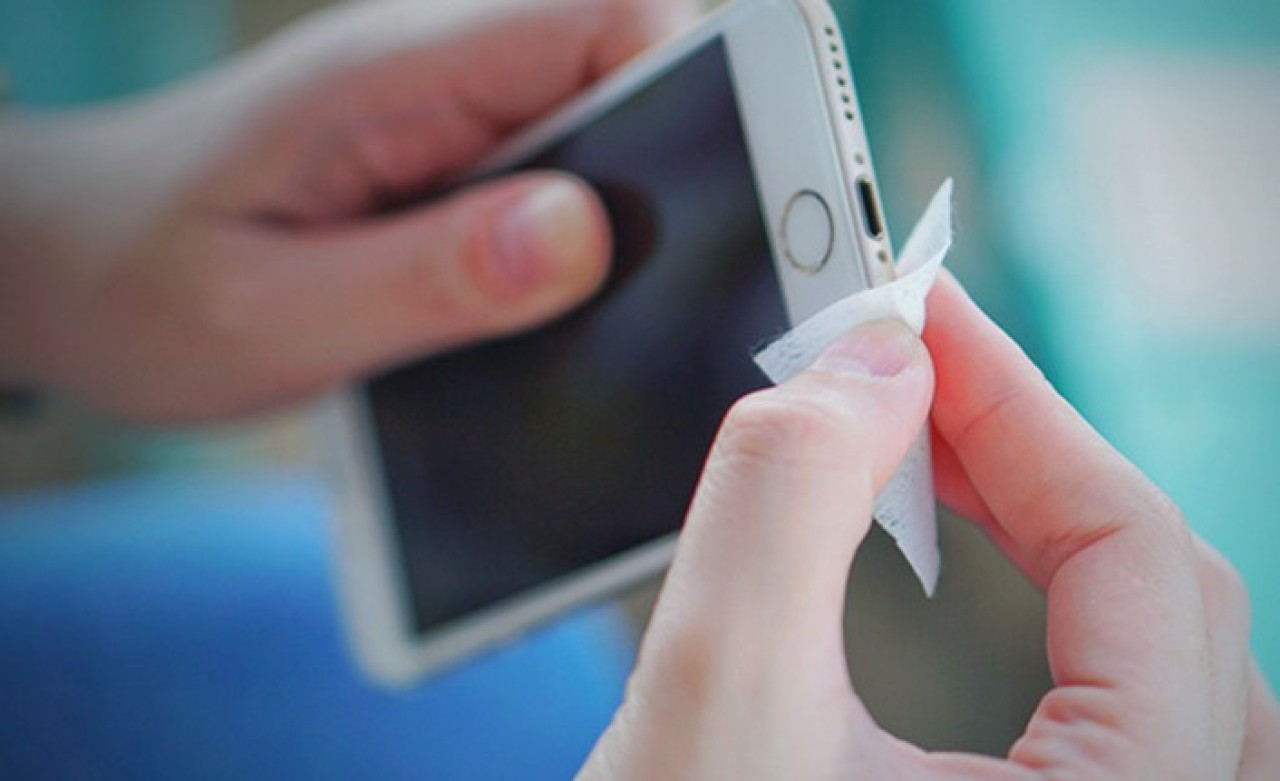 Apple,  telefonunuzu nasıl temizleyebileceğinizi açıkladı!