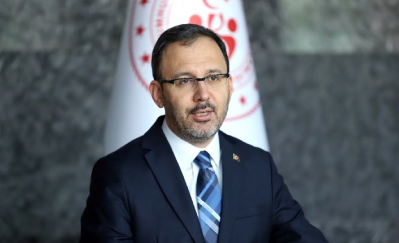 Bakan Kasapoğlu'ndan flaş açıklama: Süper Lig ertelenecek mi?