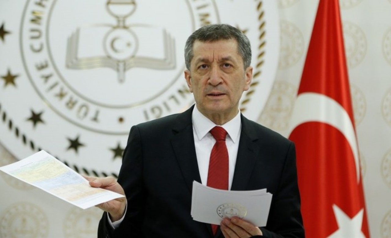 Bakan Selçuk'tan flaş açıklama: Okullar hiç açılmasa bile!