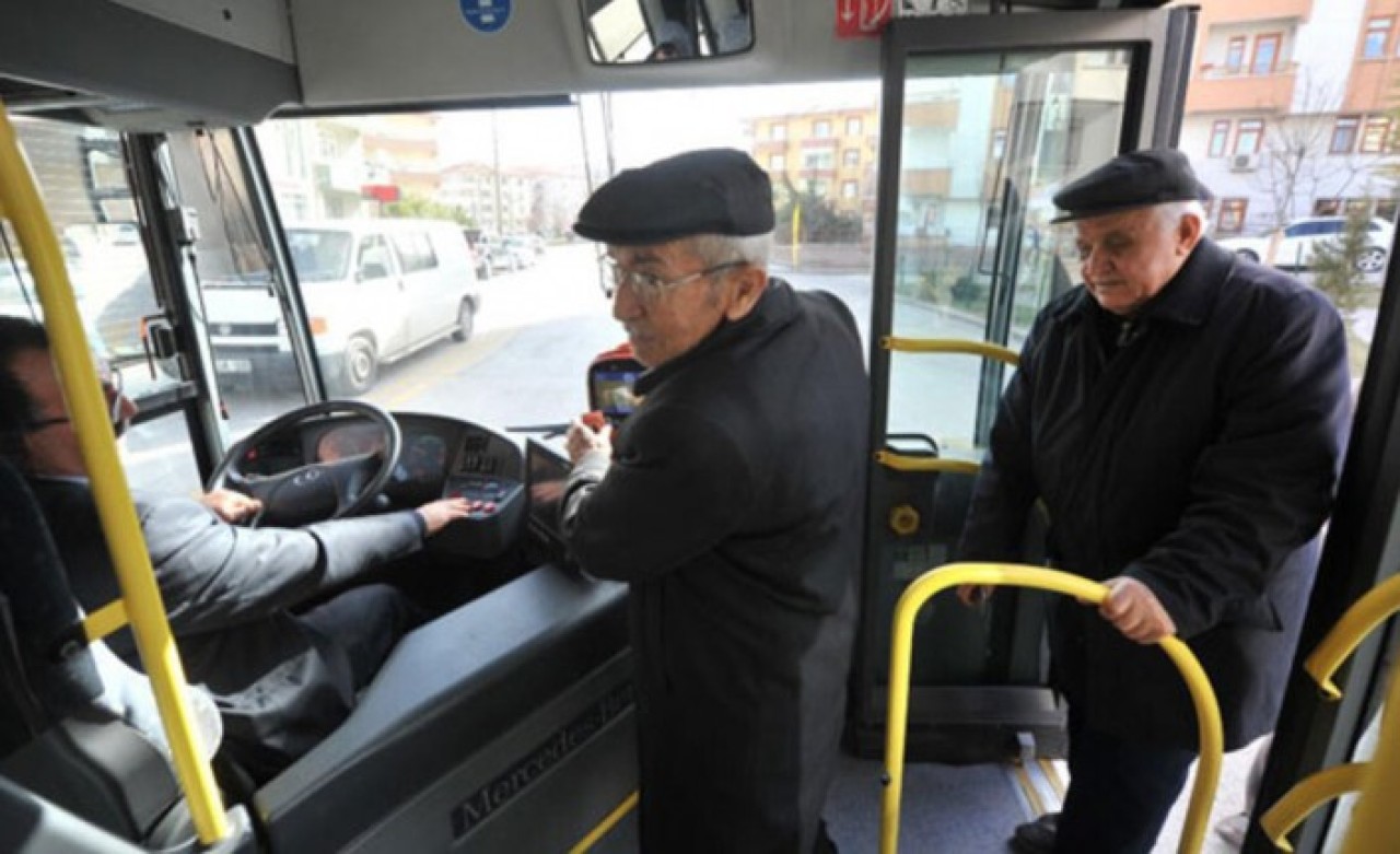 Büyükşehir Belediyesi,  65 yaş üstü vatandaşların ücretsiz toplu ulaşım kullanımını durdurdu!