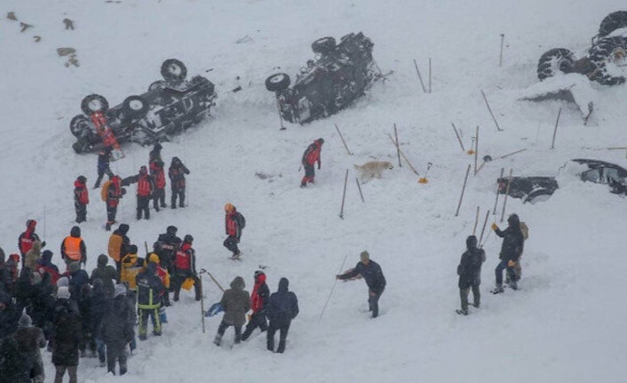 Çığ altında kalan itfaiye erinin cansız bedenine ulaşıldı