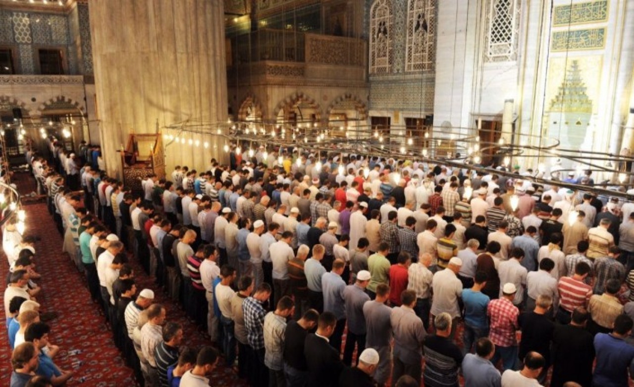 Cuma namazı kılınmayacak iddialarına Diyanet'ten açıklama!