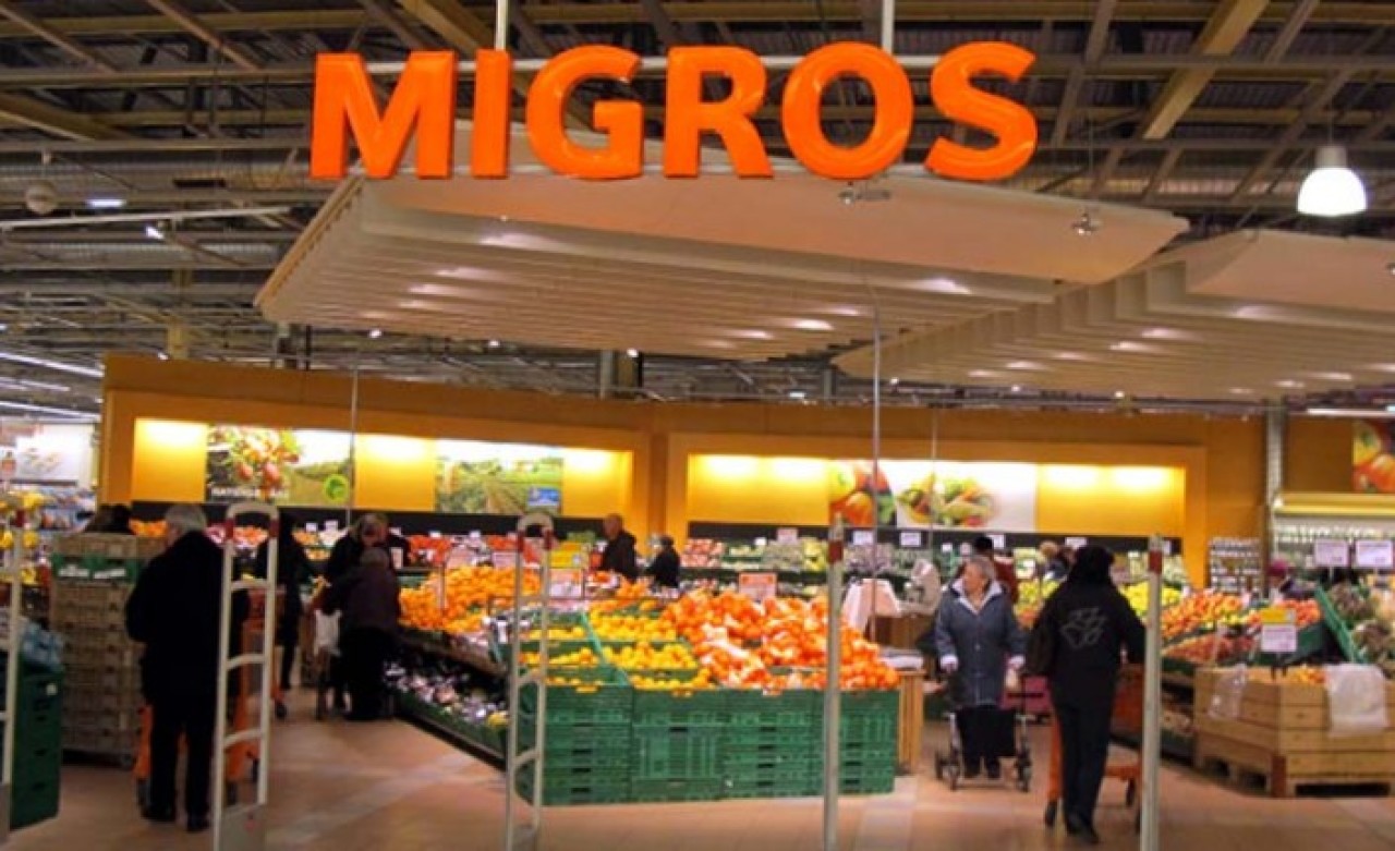 Dev market zinciri Migros'tan çalışanlarına eldiven ve maske yasağı!