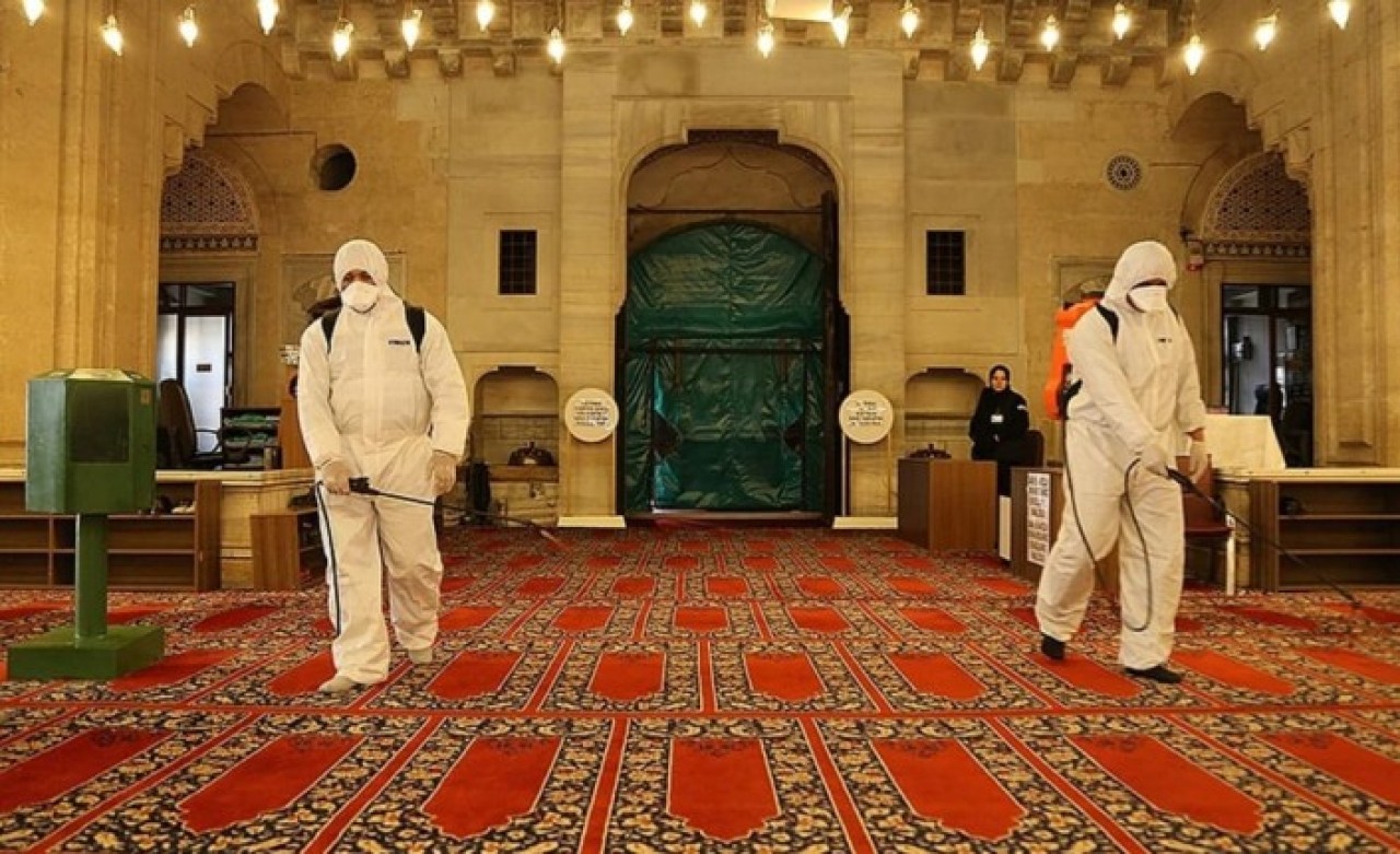 Diyanet'in cami kararına karşı çıkan cemaatten şok sözler!