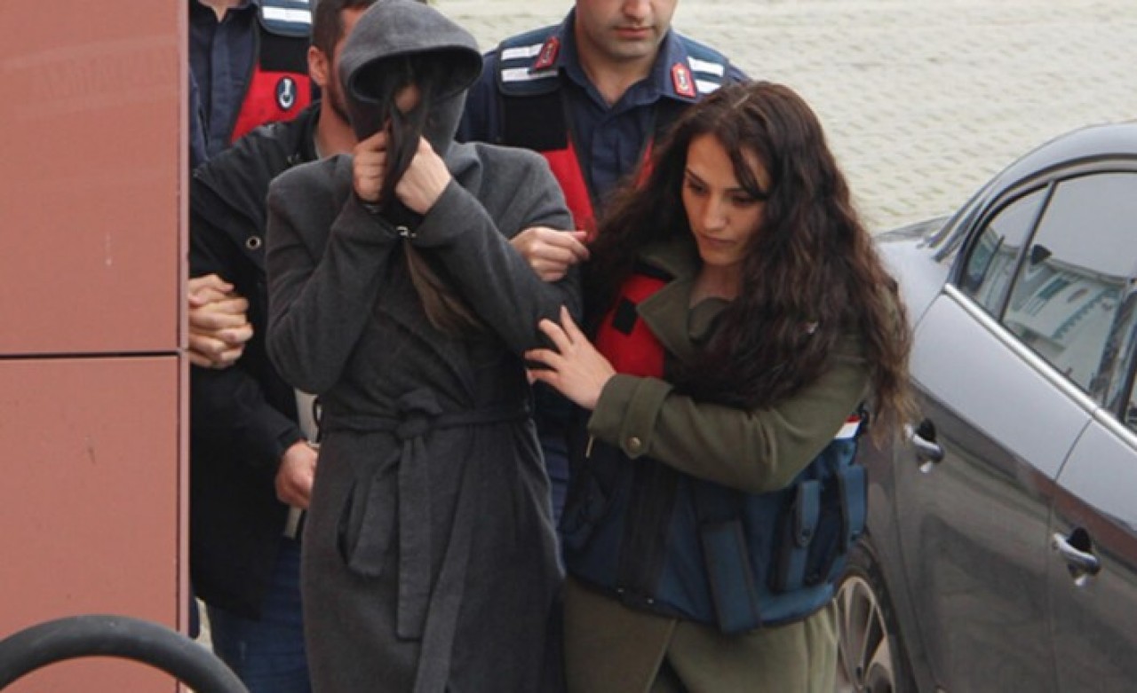 Emre Aşık'ın eşi cezaevi firarisiyle birlikte yakalandı