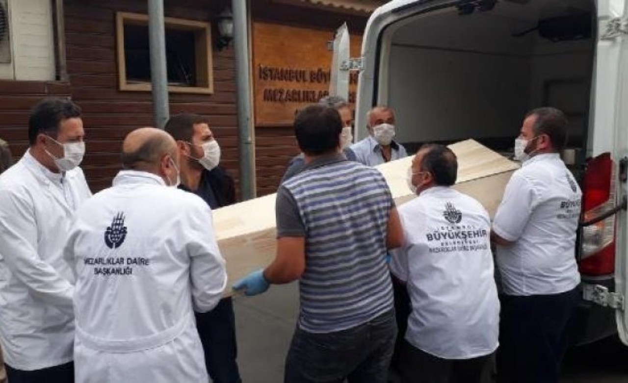 İBB'ye büyük tepki: Cenaze sevk aracında skandal görüntü!