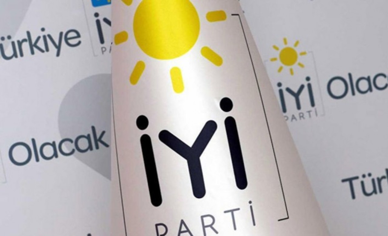 İYİ Parti'de istifa depremi: Ak Parti'ye geçtiler!