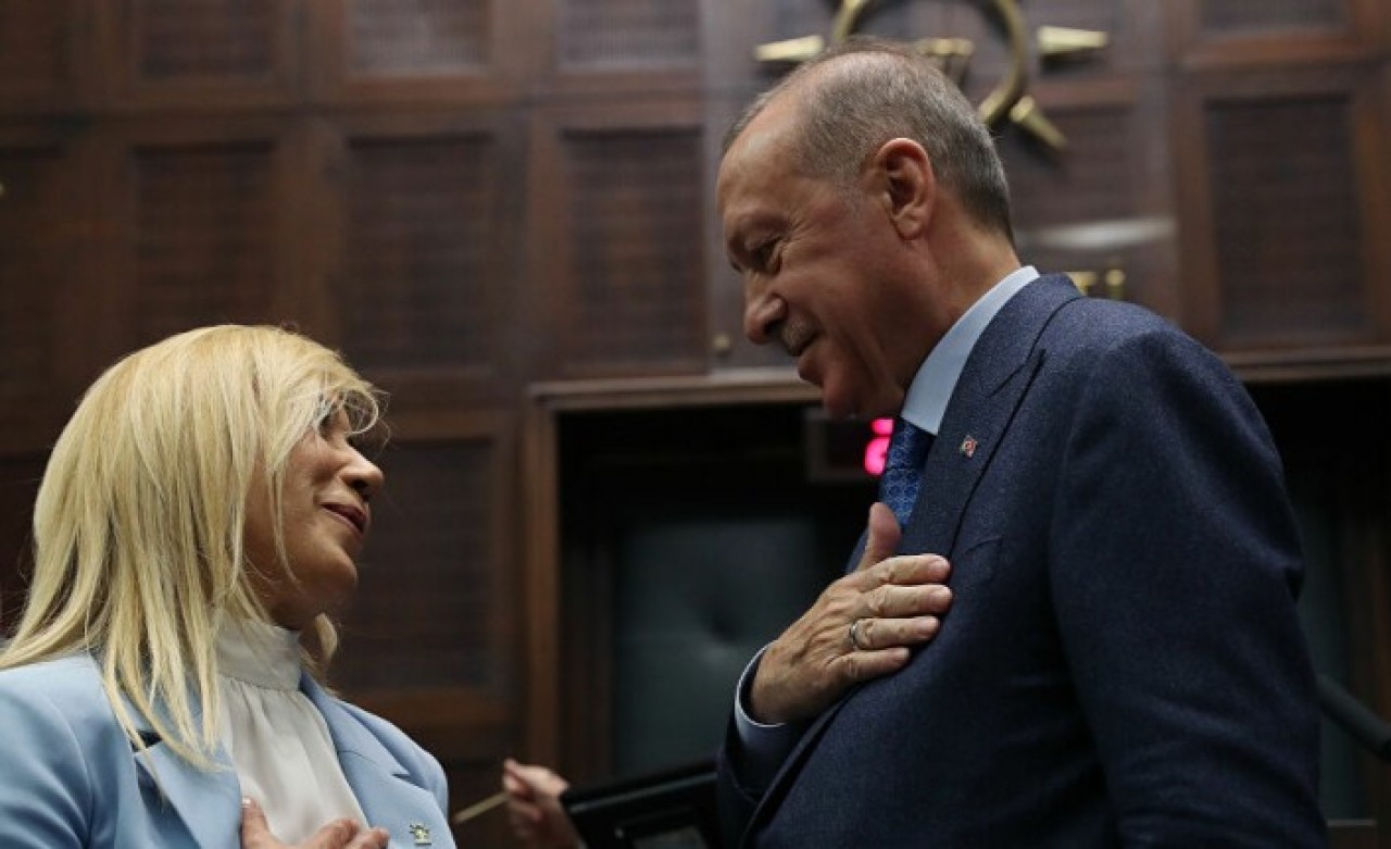 İYİ Parti'den istifa eden Tuba Çokal Vural AK Parti'ye geçti