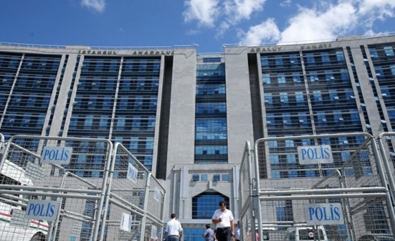 Katibe koronavirüs teşhisi konuldu: Mahkemeler kapatıldı!