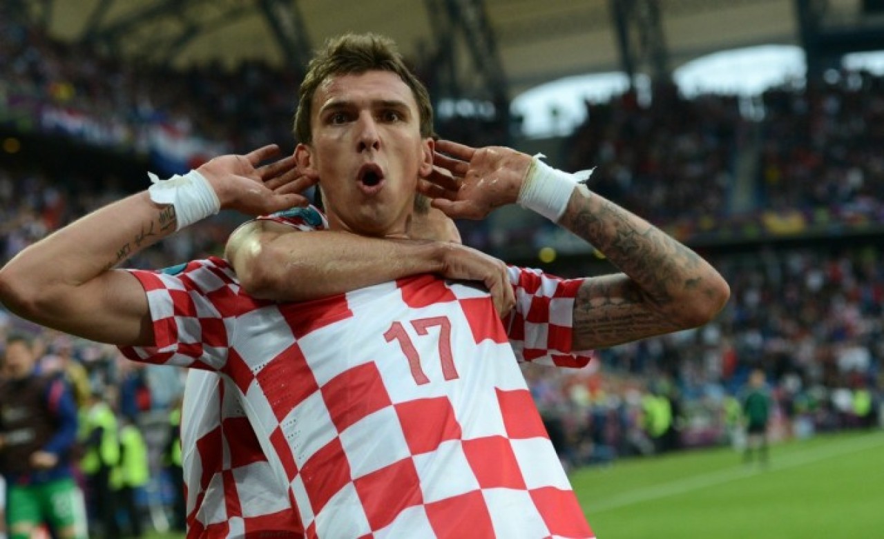 Kimse sokağa çıkamıyor,  bizimkiler transfer bombaları patlatıyor!