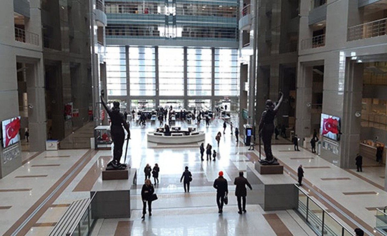 Koronavirüs sebebiyle duruşmalar ertelendi!