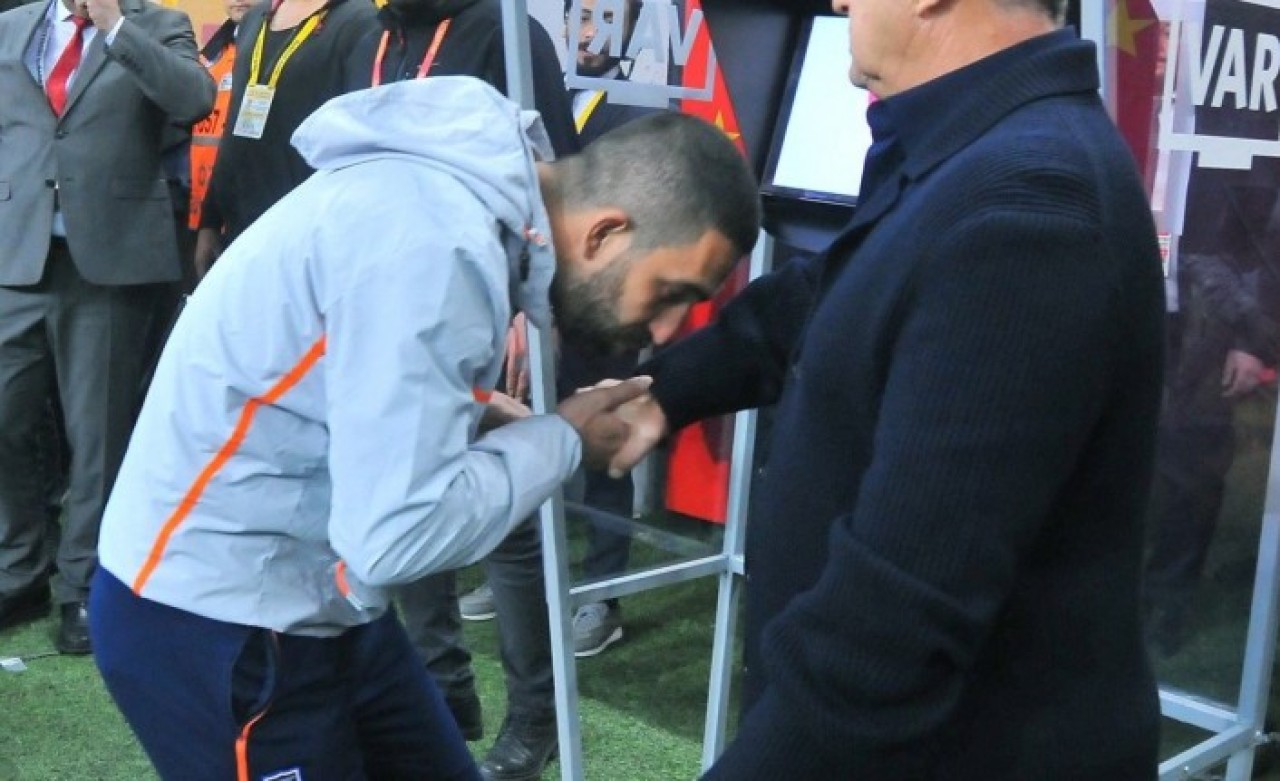 Koronavirüsten sonra 'Öp amcanın elini' tarihe mi karışıyor?