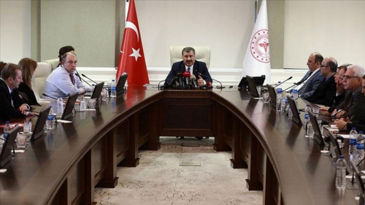 Kritik saat 19.00: Sokağa çıkmak yasaklanacak mı?