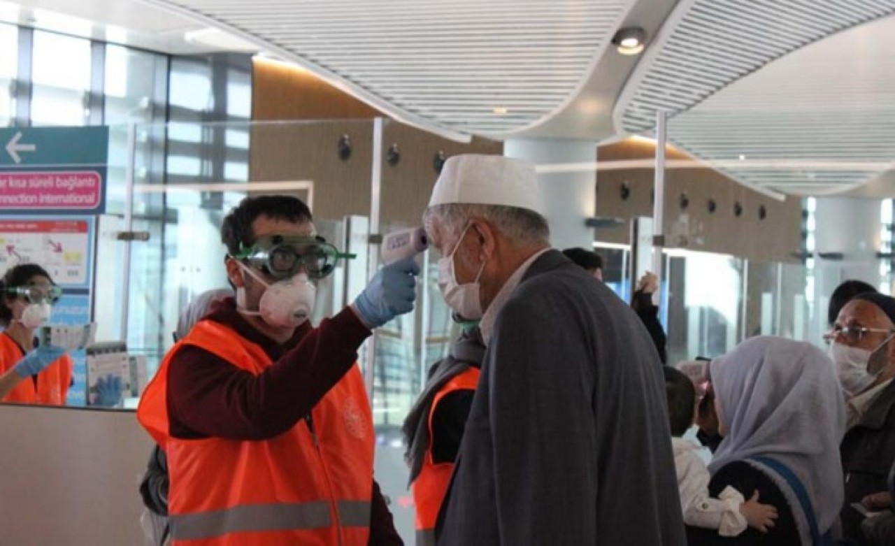 KYK yurtları gece yarısı boşaltıldı: Umreden dönenler karantinaya alındı!