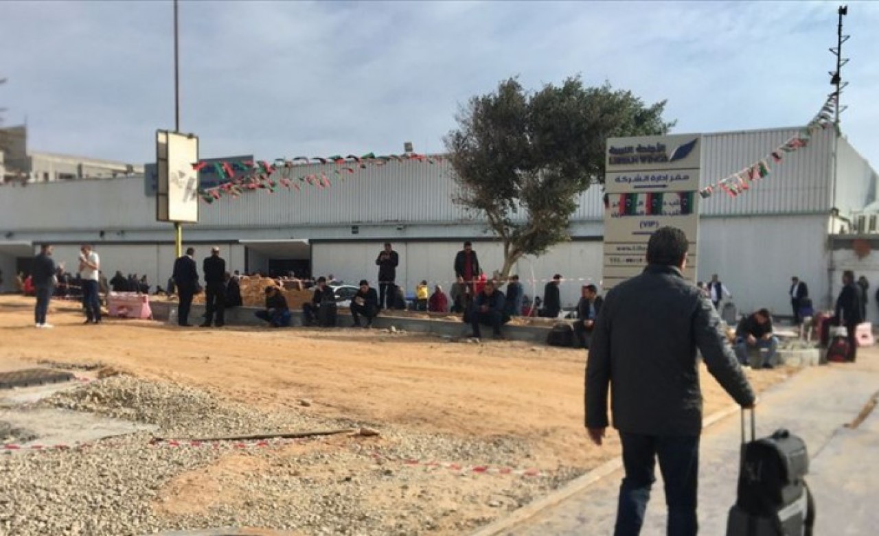 Libya'da Hafter'e bağlı milisler havaalanına roket attı