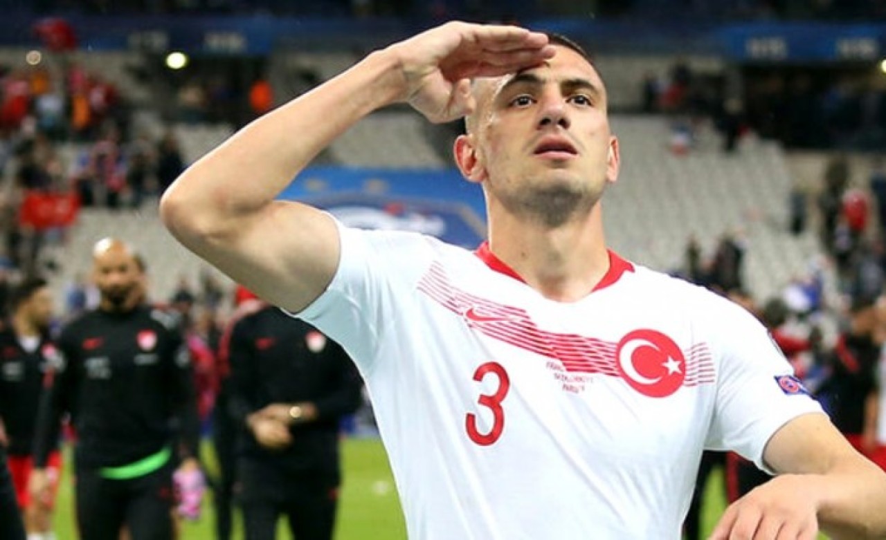 Merih Demiral'dan alkışlanacak hareket: Daveti karşılıksız bırakmadı!