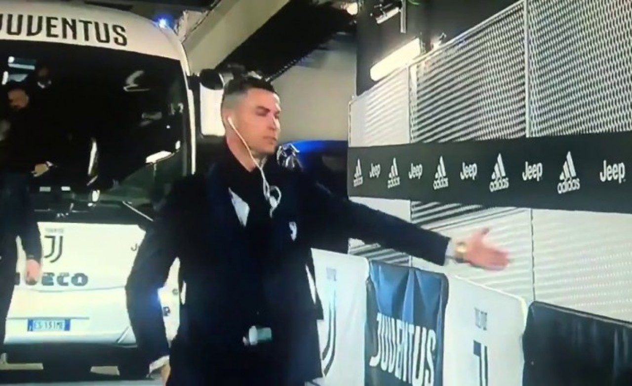 Ronaldo'nun seyircisiz maçta yaptığı o hareket sosyal medyayı salladı