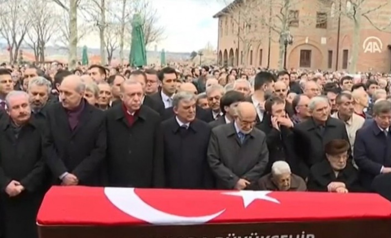 Şevket Kazan son yolculuğuna uğurlandı: Erdoğan,  Gül ve Davutoğlu yanyana!