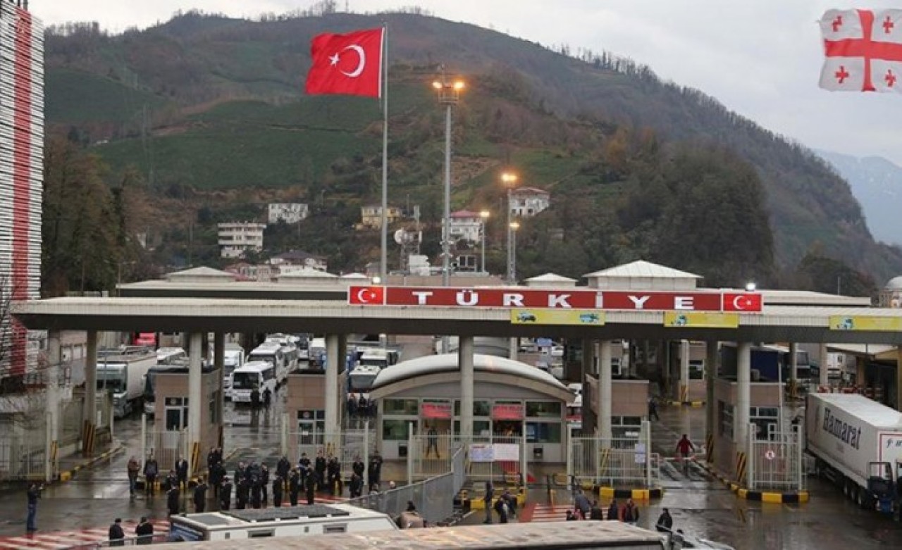 Sınır kapısı kapanıyor! 9 ülkedeki Türklere son çağrı: Geldin geldin!