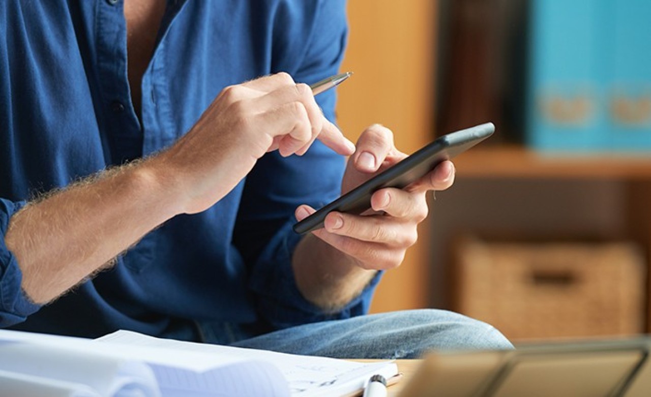 Şirkete ait cep telefonu kullananlar dikkat: Tazminatsız kovulabilirsiniz!