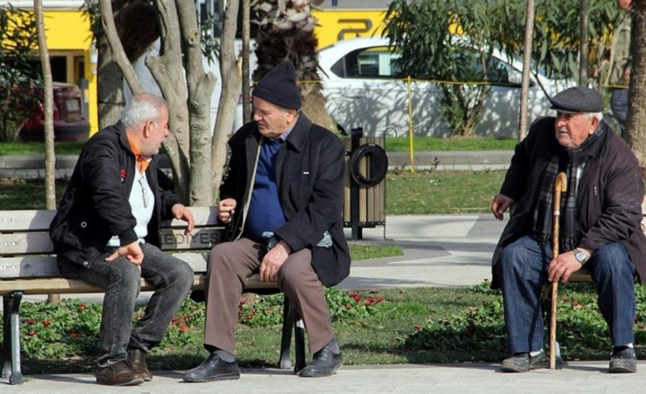 Sokağa çıkan 65 yaş ve üzerindeki kişilere verilecek ceza belli oldu!