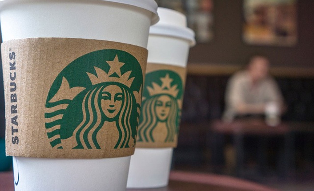 Starbucks'tan bardaklarla ilgili flaş karar!