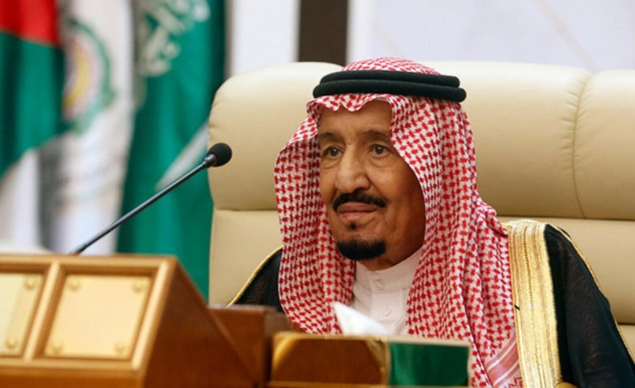 Suudi Arabistan Kralı Selman,  öldüğü iddialarının ardından ilk kez görüntülendi