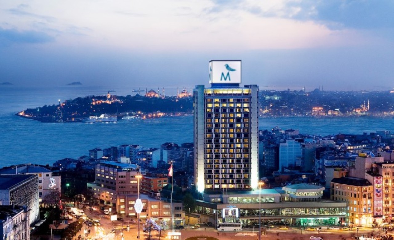 Taksim'in simgesi The Marmara otel,  sağlıkçılara ücretsiz olarak odalarını açtı