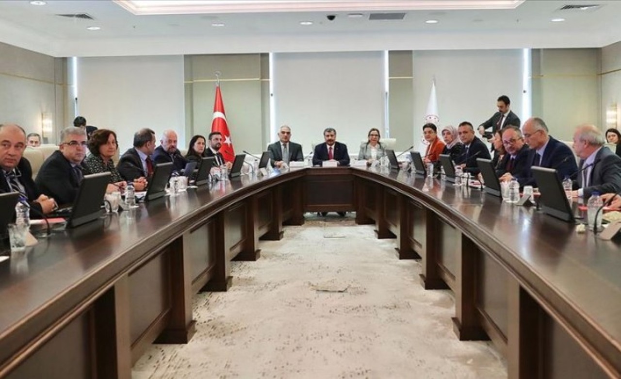 Fahrettin Koca'dan koronavirüs açıklaması: Risk ciddi