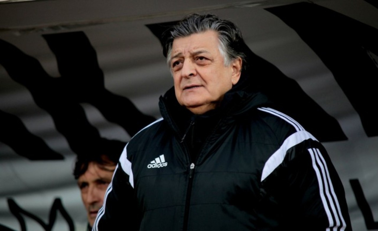 Yılmaz Vural galibiyet sonrası fenalık geçirdi: Sahaya ambulans girdi!