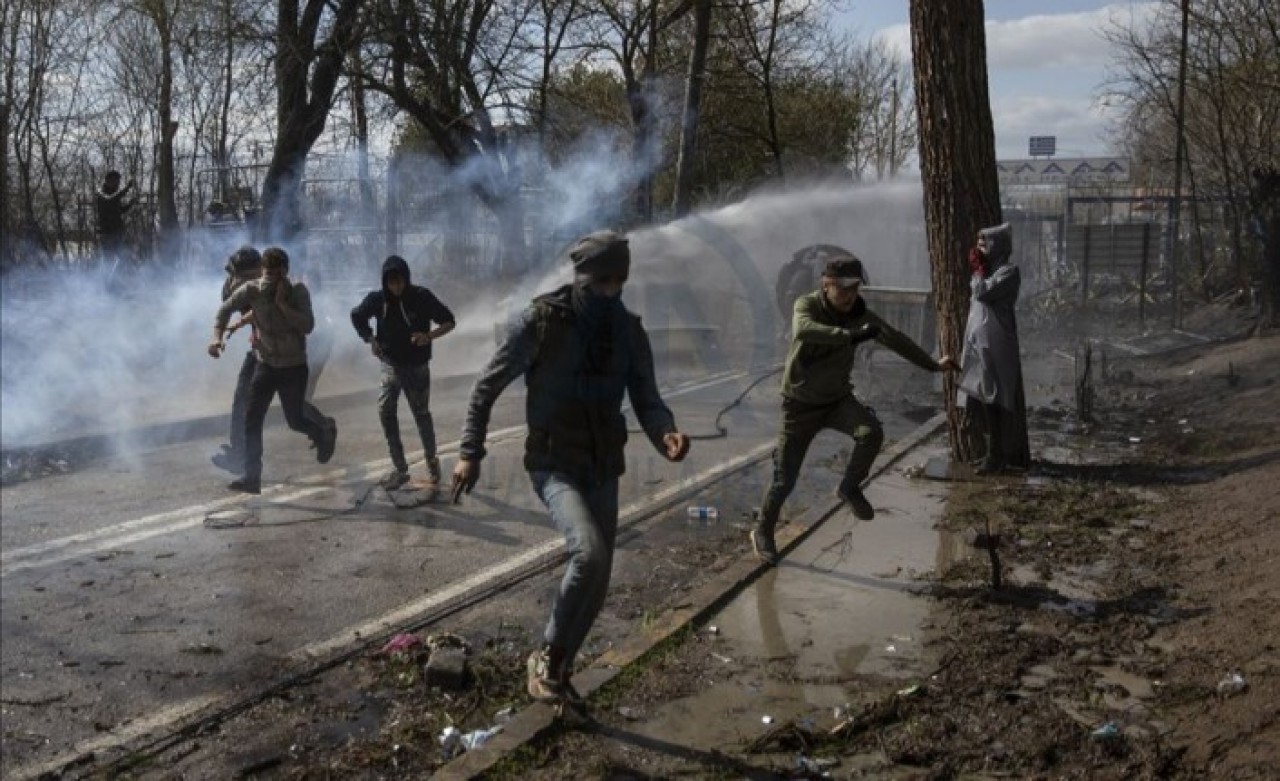 Yunanistan'dan akıl almaz yöntem: Fan çalıştırmaya başladılar!