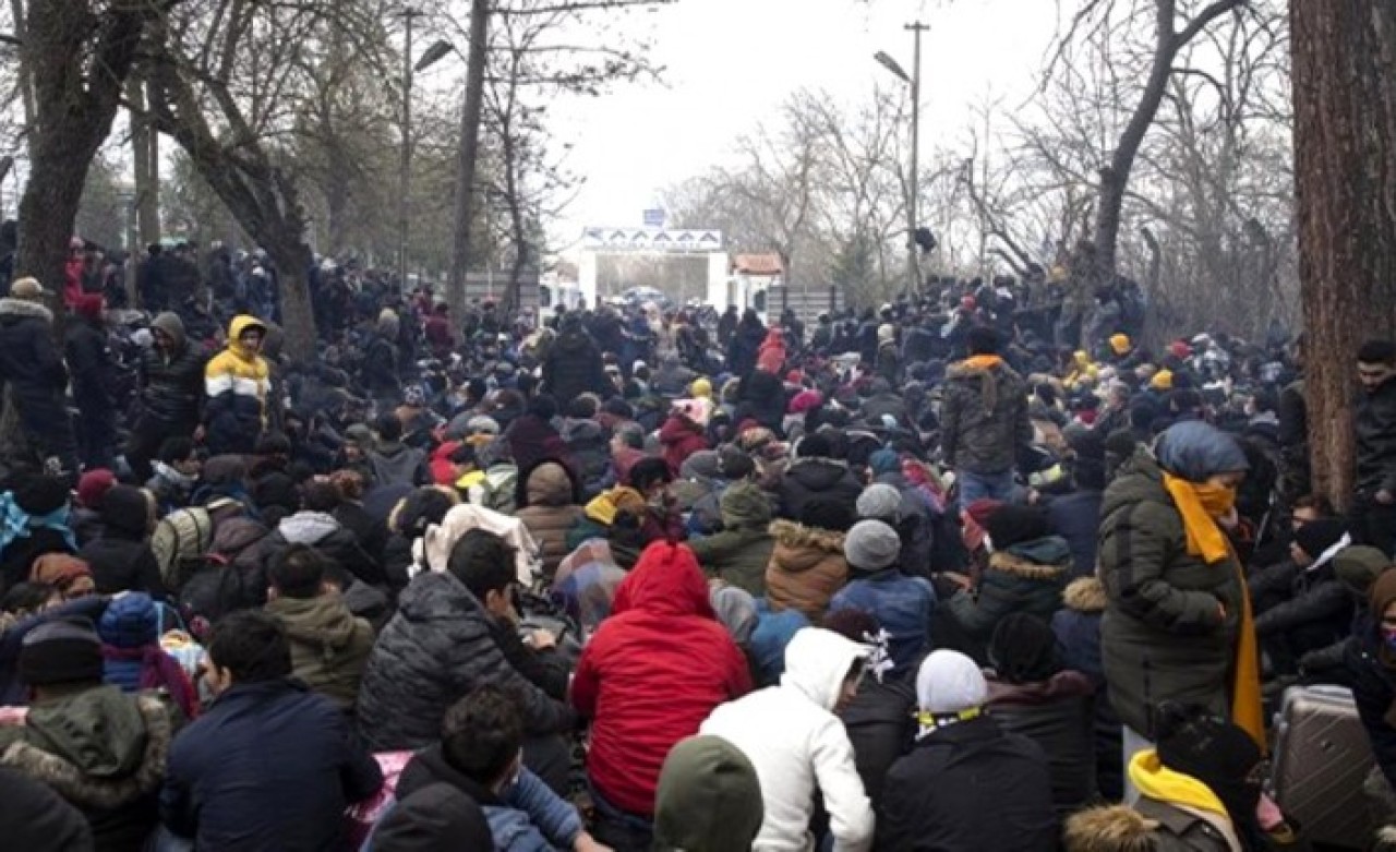 Yunanistan sınır kapısına giden yol trafiğe kapandı