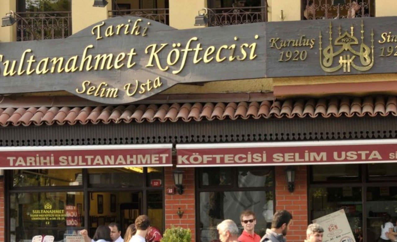 Yüzyıllık tarihinde bir ilk: Sultanahmet Köftecisi kapandı!