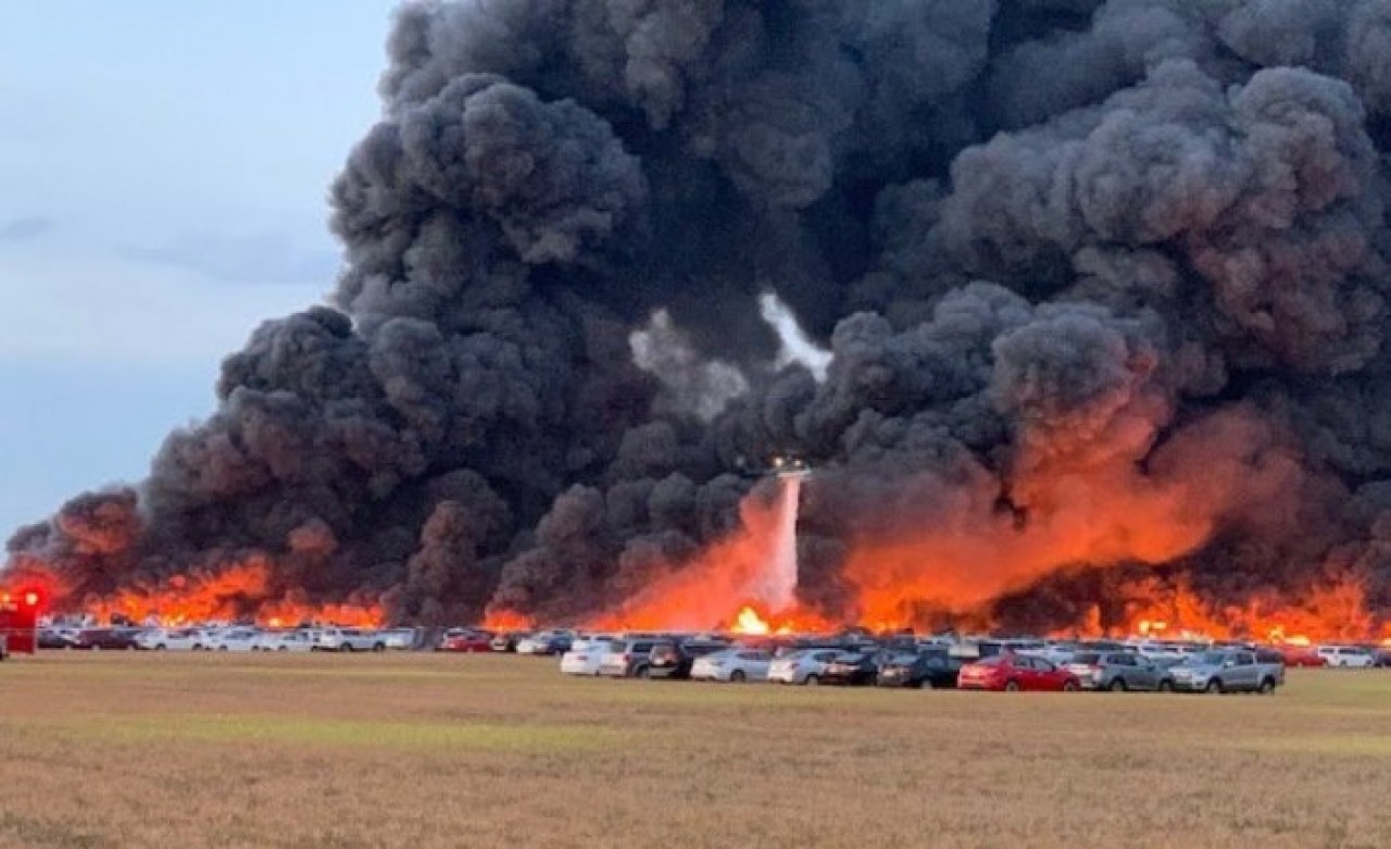 18 saat süren yangında 3 bin 500 araç telef oldu!