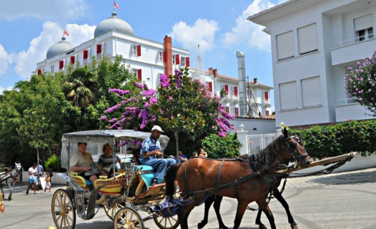 Adalar'a giriş-çıkış yasaklandı