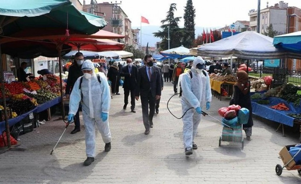 Aman başkan koronavirüs olmasın: Böyle geziyor!