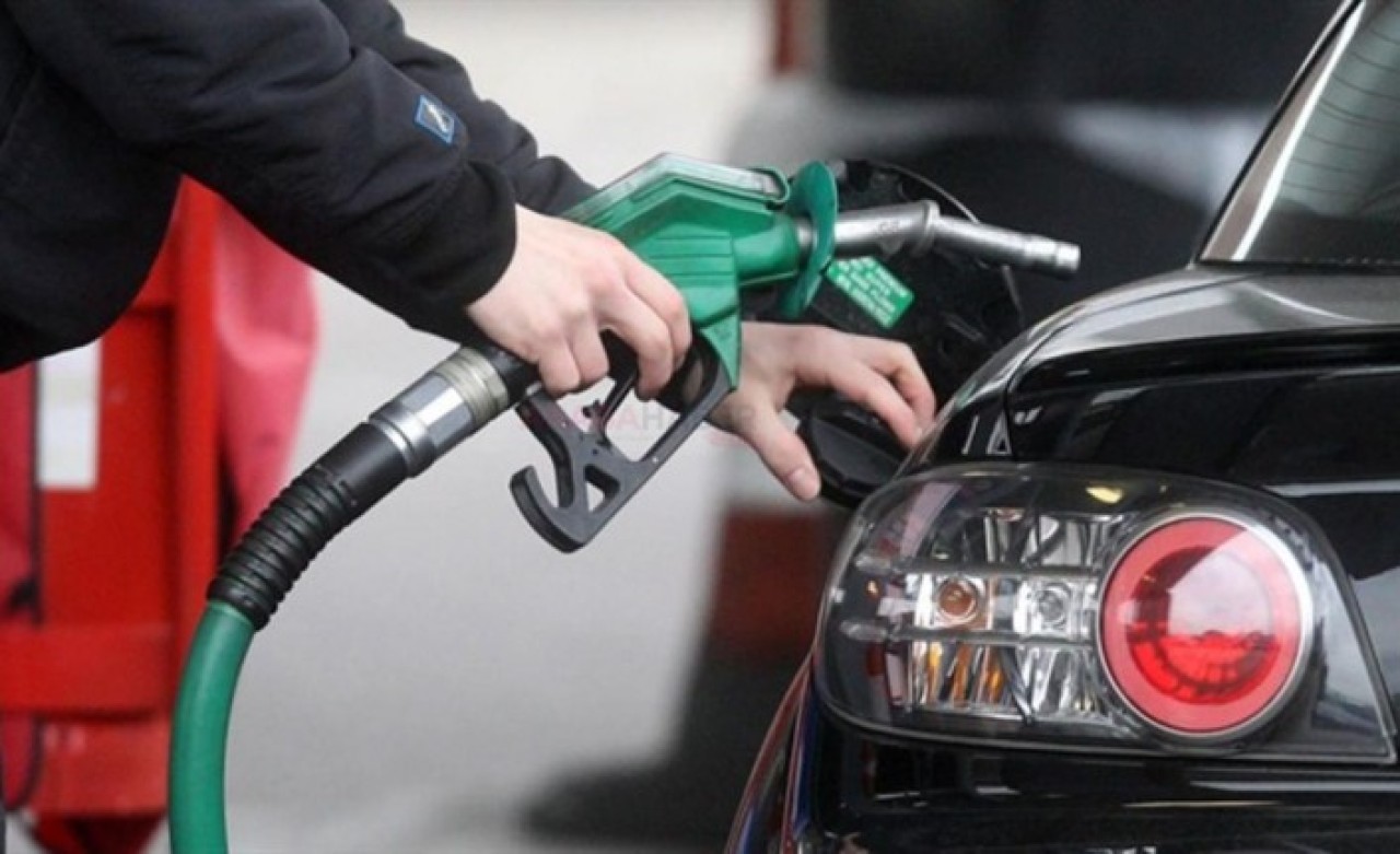 Araç sahiplerine kötü haber: Benzine zam geldi!